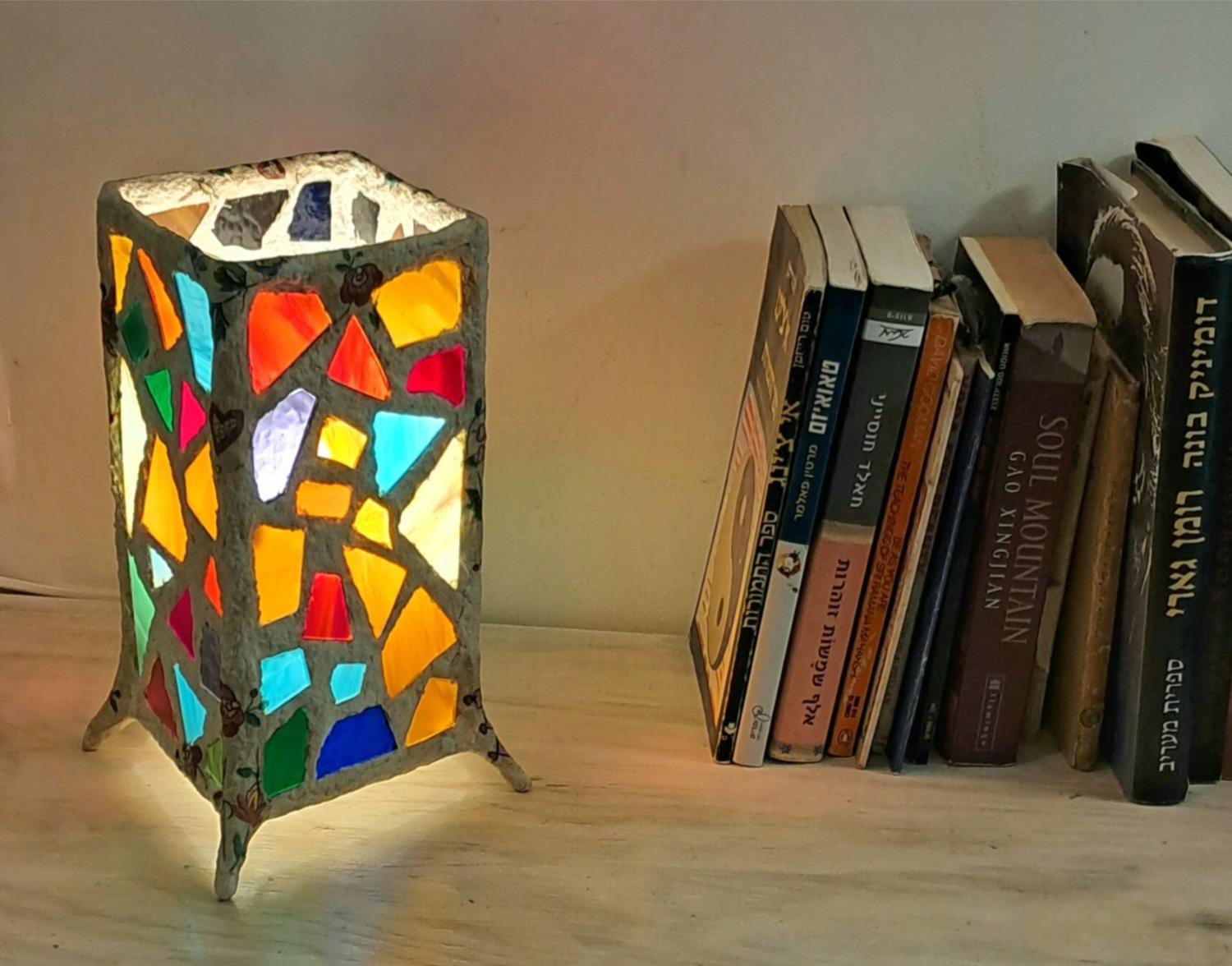 Vitrage in Papier-Mâché Lamp - Image 2